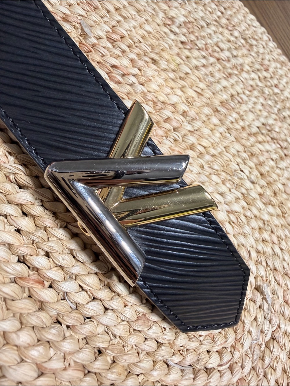 Louis Vuitton Women Belt size 80/32 - Picture 3 of 6